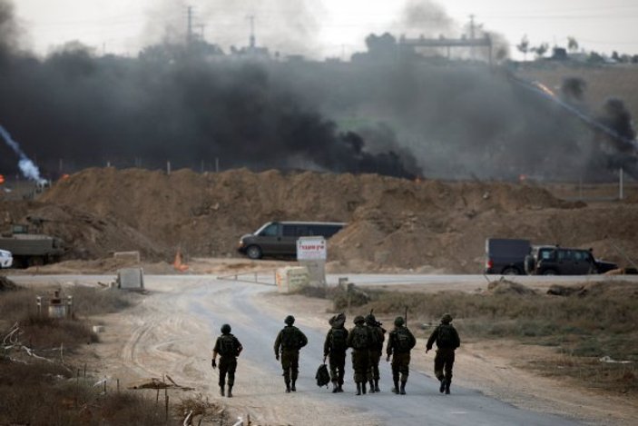 İsrail Gazze sınırında 130 Filistinliyi yaraladı