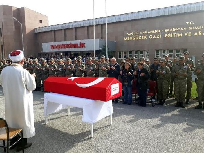 Kalp krizi geçiren bedelli asker hayatını kaybetti