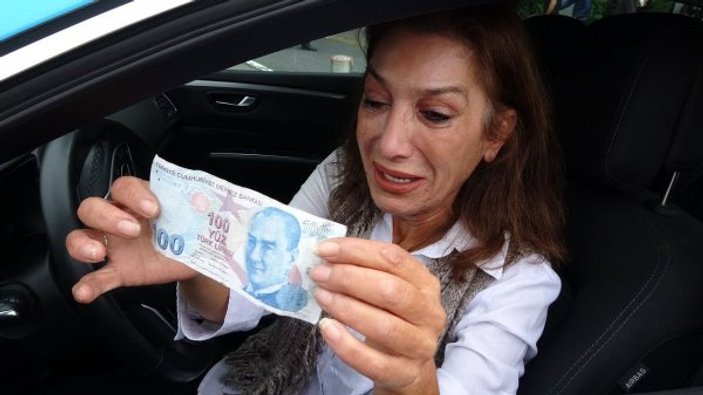 Turistlerin dolandırdığı taksici kadın ağladı