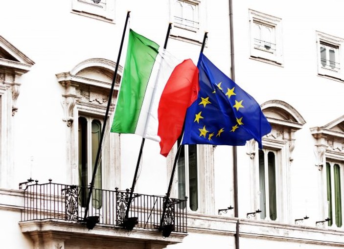 Avrupa Birliği, İtalya'nın bütçe taslağını reddetti