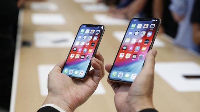 İtalya Apple ve Samsung'a yavaşlatma cezası kesti