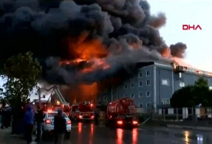 Esenyurt'ta 3 fabrikada yangın çıktı