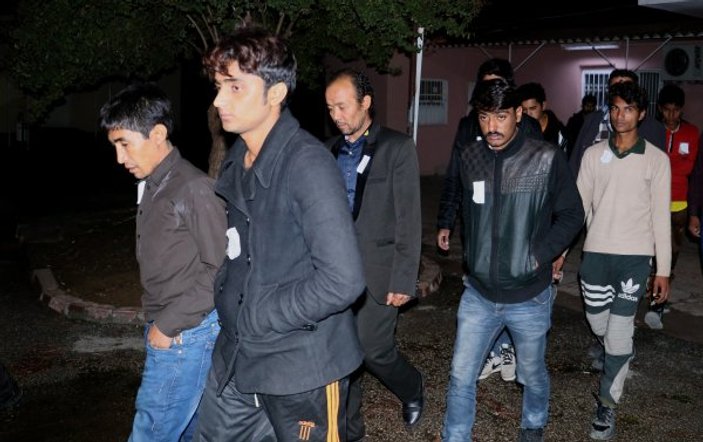 Adana'da 25 kaçak Afgan yakalandı
