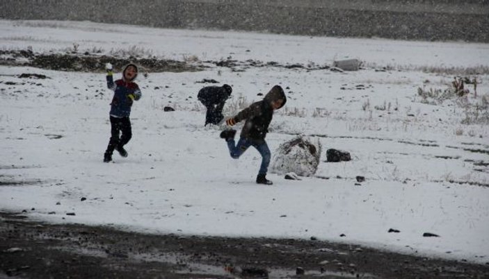 Doğu Anadolu’da kar yağışı etkisini artırdı