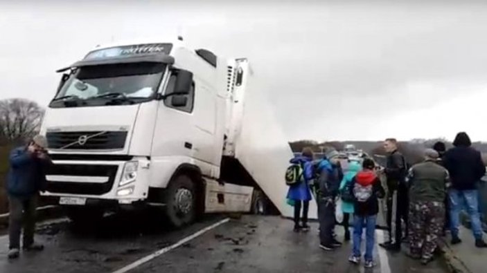 Rusya’da köprü çöktü: 1’i çocuk 2 kişi öldü