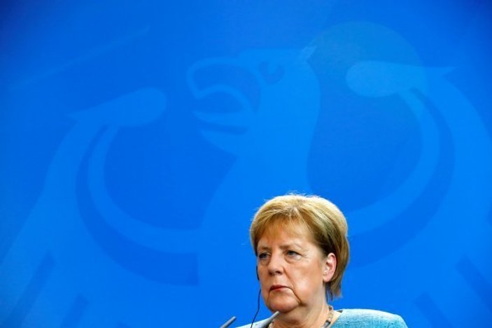 Merkel kan kaybediyor