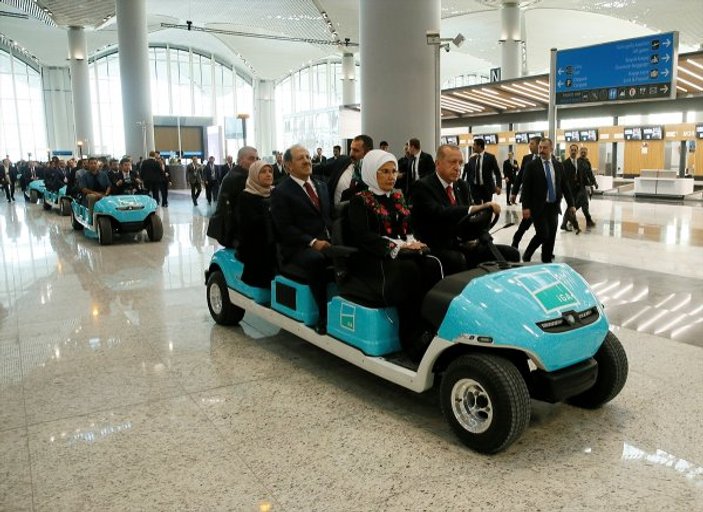 Başkan Erdoğan İstanbul Havalimanı'nı gezdi