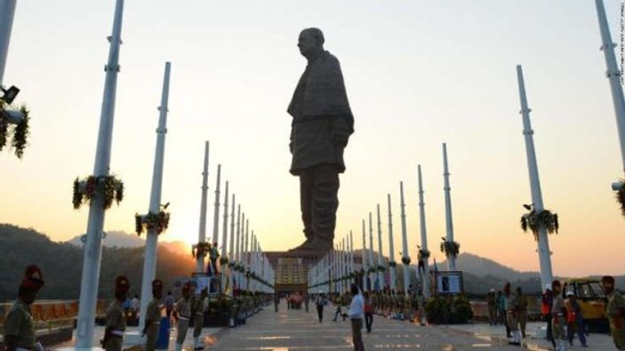 Dünyanın en büyük heykelinin açılışı yapıldı