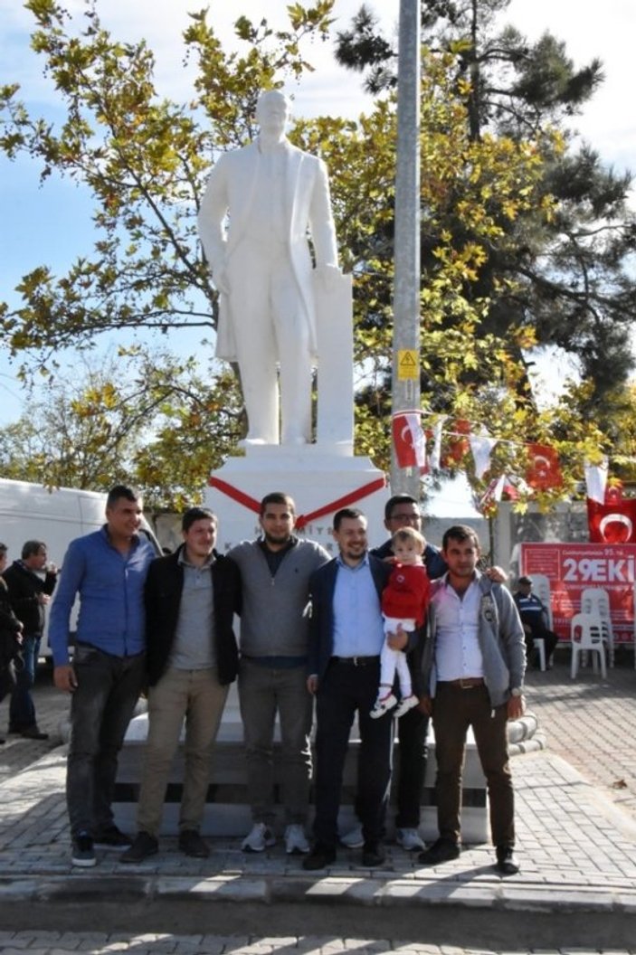 CHP'li belediyeden her mahalleye bir Atatürk anıtı