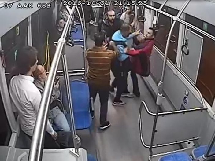 Halk otobüsünde 10 yaşındaki çocuğa taciz