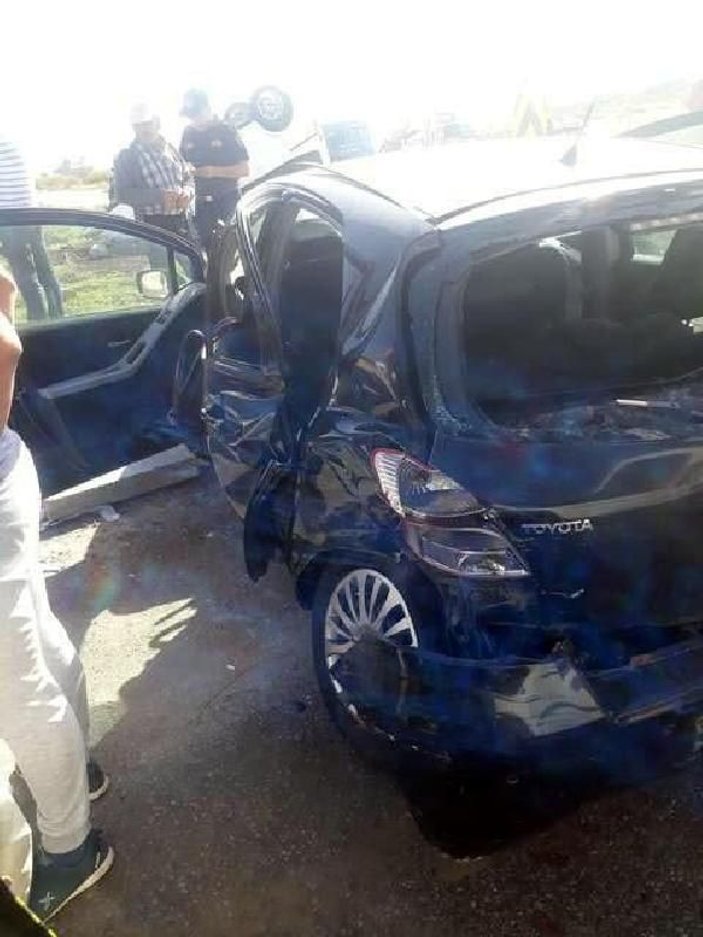 Otomobille hafif ticari araç çarpıştı: 5 çocuk yaralı