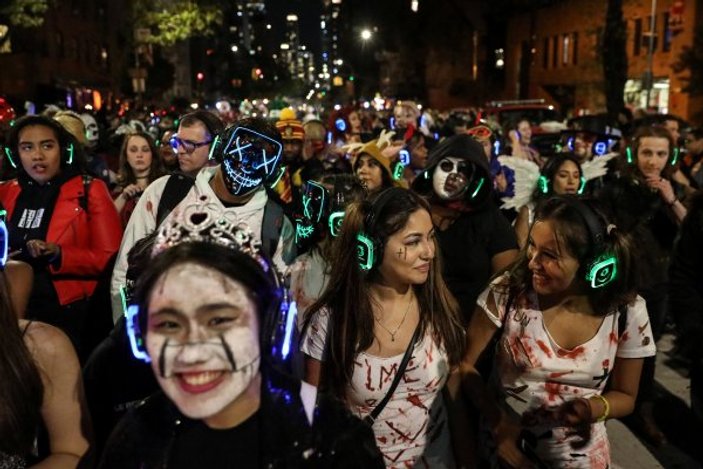 New York'ta Cadılar Bayramı yürüyüşü