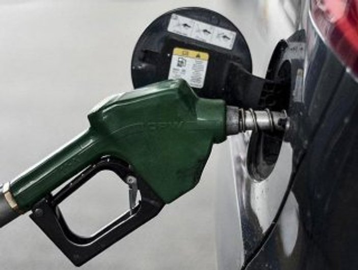 Petrol fiyatı düşüyor benzinin pompa fiyatı niye düşmüyor