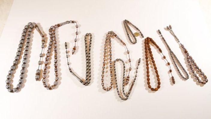 Sedef kakma, telkari, oymacılık tek bir tespih tanesinde