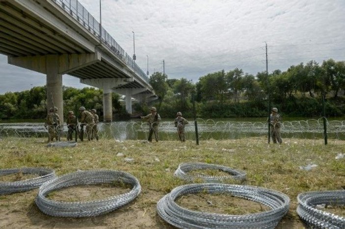ABD'den Meksika sınırına tel örgü