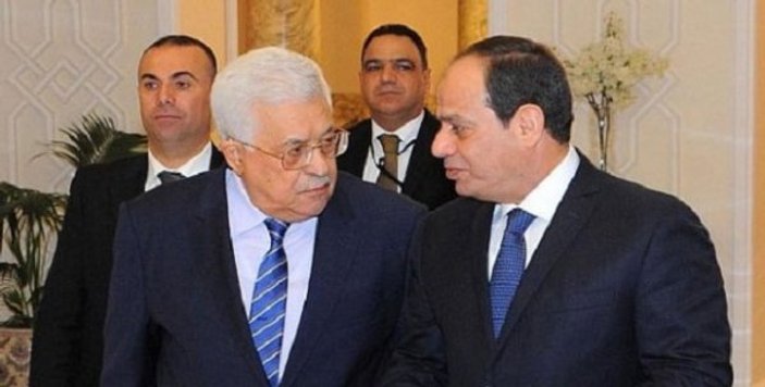 Sisi ve Abbas Mısır'da bir araya geldi