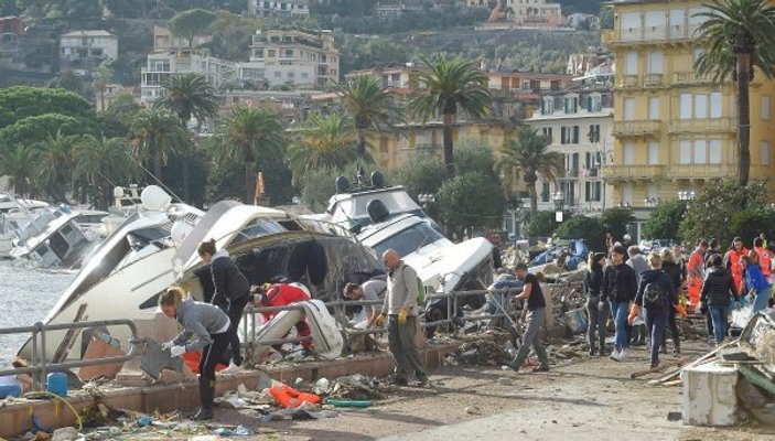 İtalya'daki fırtınada ölü sayısı 15'e çıktı