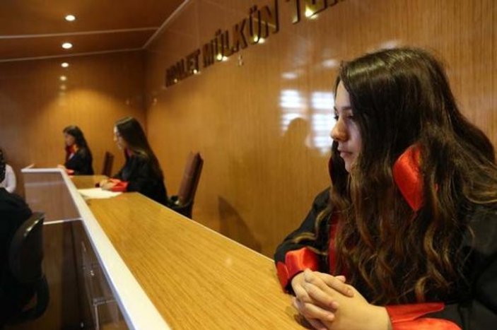 Lise öğrencileri okulda mahkeme salonu kurdu