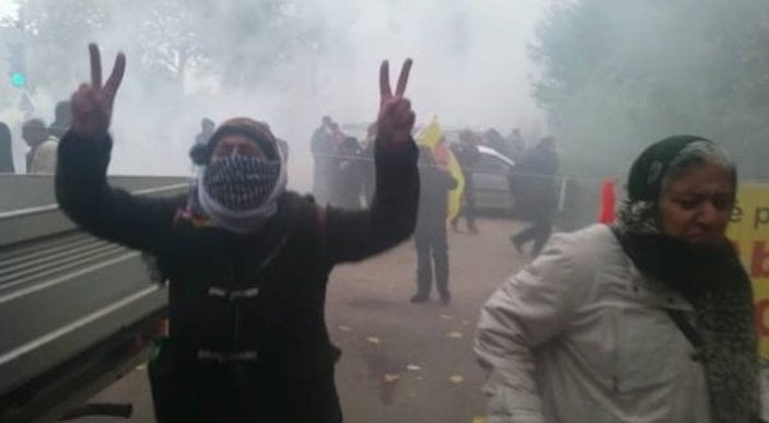 PKK yandaşları Fransa'da terör estirdi: 14 gözaltı