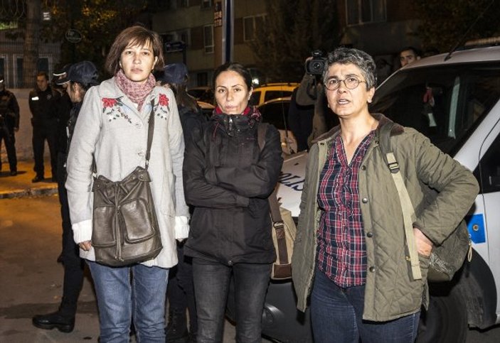 CHP önünde eylem yapan Nuriye Gülmen serbest bırakıldı