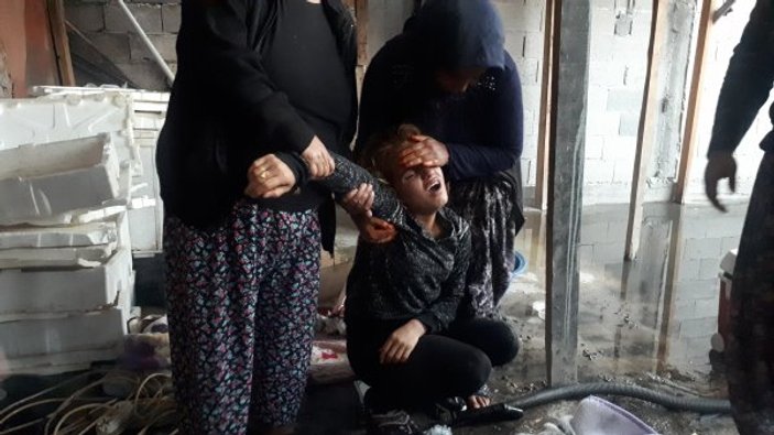 Adana'da evinin yandığını gören kadın kendinden geçti