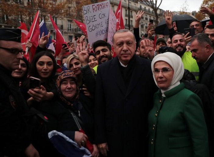 Başkan Erdoğan'a Paris'te coşkulu karşılama
