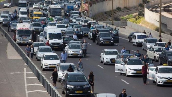 İsrail'de sirenli saygı duruşu