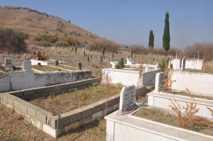 Define uğruna 2 asırlık mezarları kazdılar
