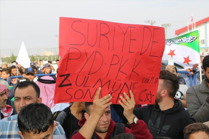 Suriyelilerden Urfa'da YPG protestosu
