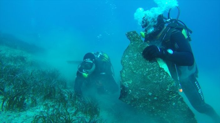 Bodrum'da deniz temizliği: Küvet de çıktı televizyon da