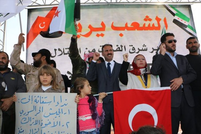 Suriyelilerden Urfa'da YPG protestosu