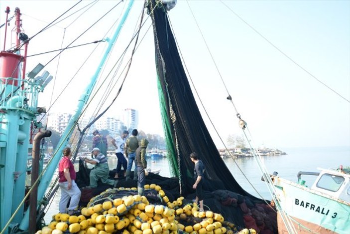 Balıkçılar bu kez hamsi için Vira Bismillah dedi