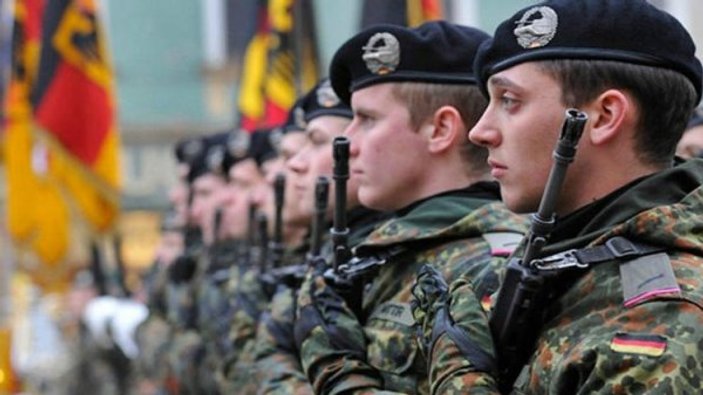 Alman ordusundan siyasilere suikast planı