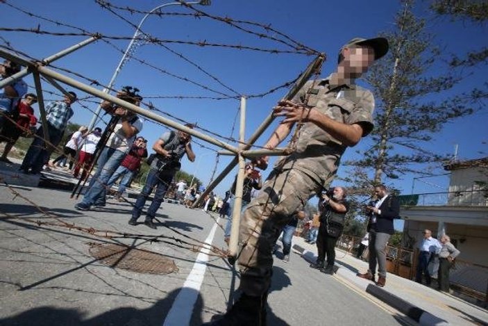 Kıbrıs'taki Derinya ve Aplıç sınır kapıları açıldı