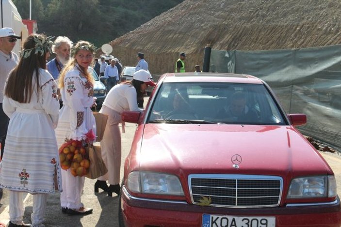 Kıbrıs'taki Derinya ve Aplıç sınır kapıları açıldı