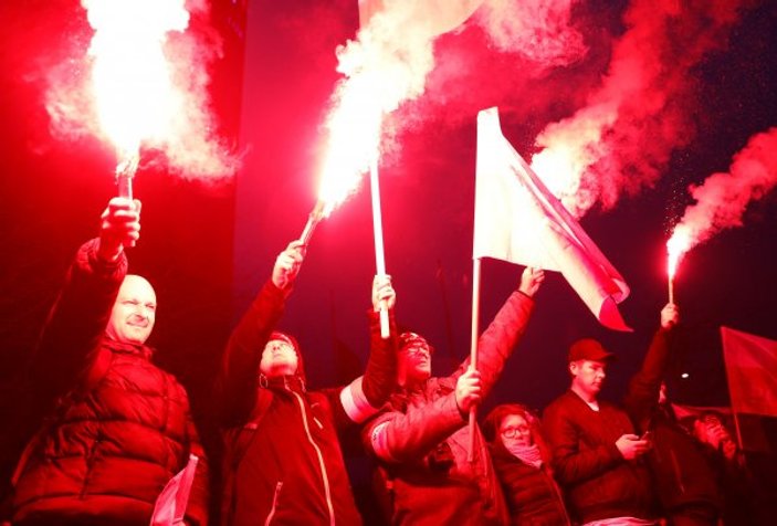 Polonya'da Neonaziler bağımsızlık gününü kutladı