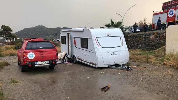Antalya'da hortum karavanı uçurdu