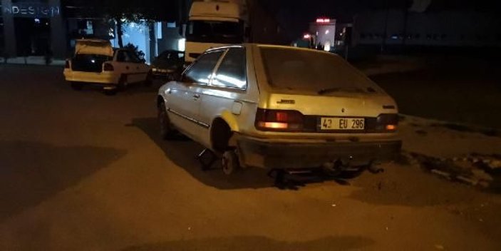 Bursa'da yola dökülen demir parçaları lastikleri patlattı