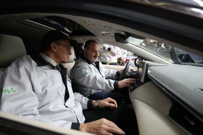 a Mustafa Varank otomobil fabrikasını gezdi