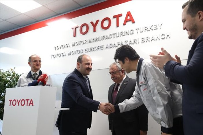 Mustafa Varank otomobil fabrikasını gezdi