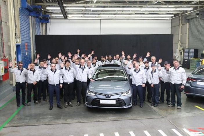 a Mustafa Varank otomobil fabrikasını gezdi