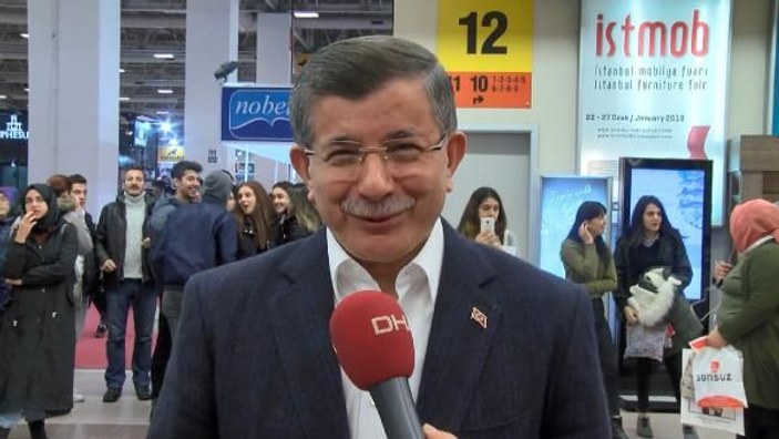 Ahmet Davutoğlu TÜYAP'ta kitaplarını imzaladı