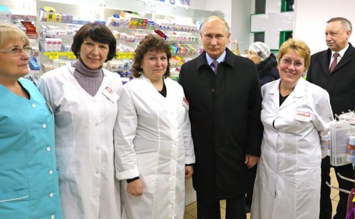 Putin eczaneleri dolaşıp fiyat sordu