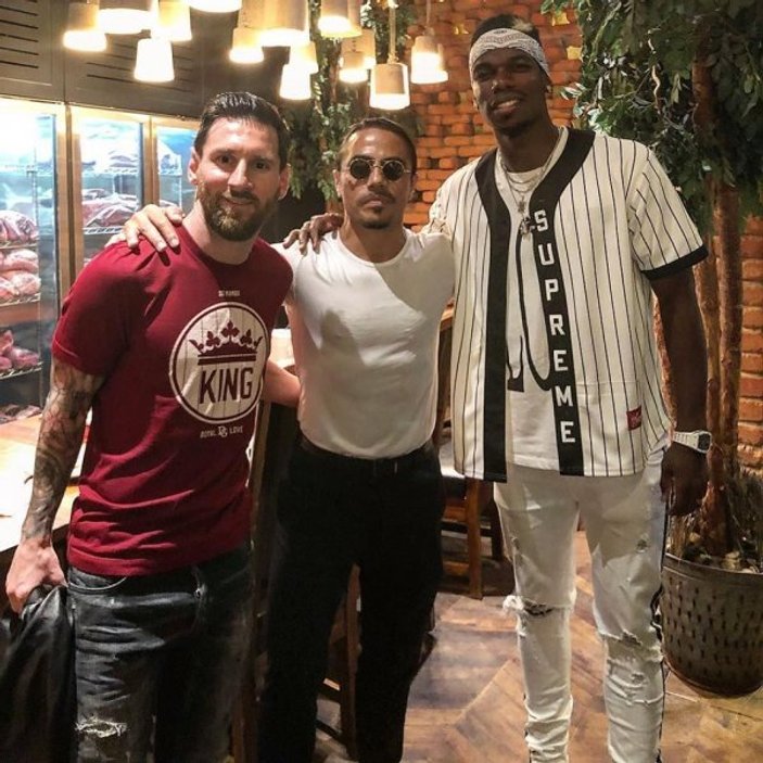 Nusret restoranında Messi ve Pogba'yı ağırladı
