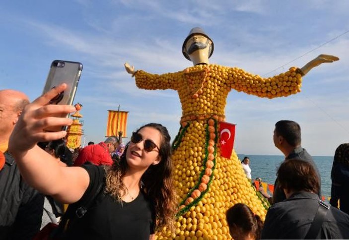 Mersin'de festival coşkusu sürüyor