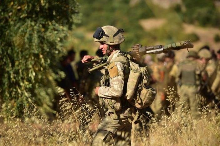 a TSK ve ÖSO'dan Afrin'de suç örgütüne operasyon