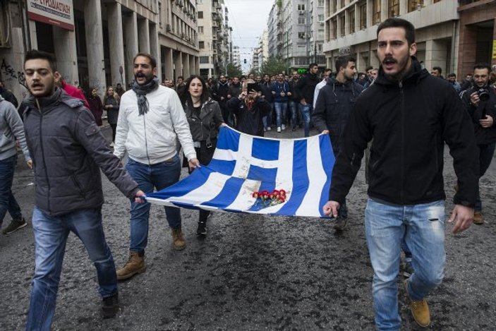 Yunanistan'daki 17 Kasım gösterilerinde olaylar çıktı