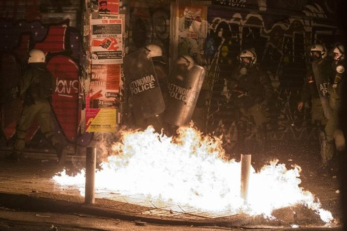 Yunanistan'daki 17 Kasım gösterilerinde olaylar çıktı