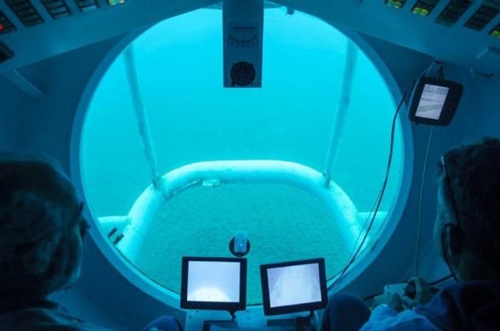 Turistik denizaltı 'Nemo' bakıma alındı