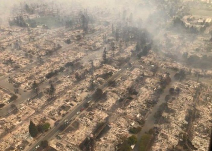 Kaliforniya'daki yangında 699 kişiden hala haber alınamadı